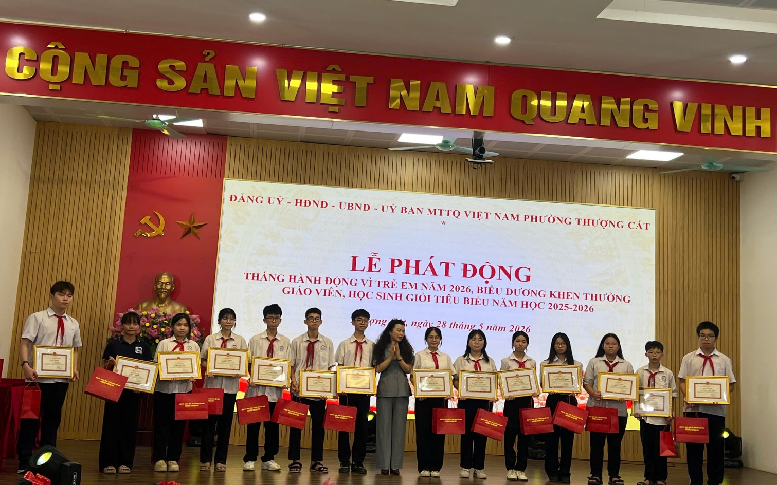 THƯỢNG CÁT TỔ CHỨC LỄ PHÁT ĐỘNG THÁNG HÀNH ĐỘNG VÌ TRẺ EM NĂM 2026 VÀ BIỂU DƯƠNG KHEN THƯỞNG GIÁO VIÊN, HỌC SINH GIỎI TIÊU BIỂU NĂM HỌC 2025 – 2026