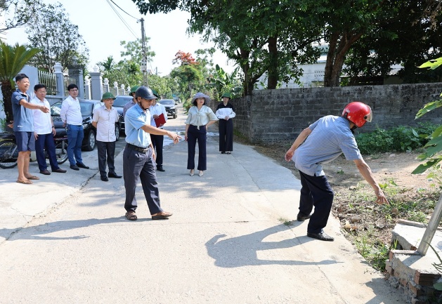 Xuân Mai: Thường trực HĐND xã tổ chức khảo sát thực tế phục vụ giám sát chuyên đề và phiên giải trình- Ảnh 4.