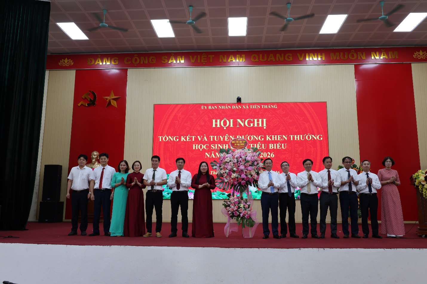 Xã Tiến Thắng long trọng tổ chức Hội nghị tổng kết và Tuyên dương học sinh giỏi tiêu biểu năm học 2025 - 2026- Ảnh 4.