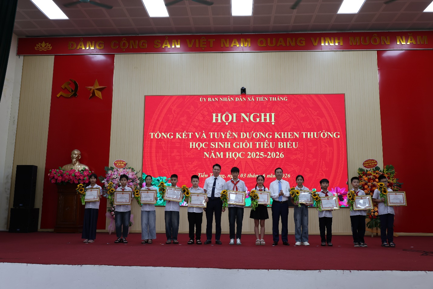 Xã Tiến Thắng long trọng tổ chức Hội nghị tổng kết và Tuyên dương học sinh giỏi tiêu biểu năm học 2025 - 2026- Ảnh 6.