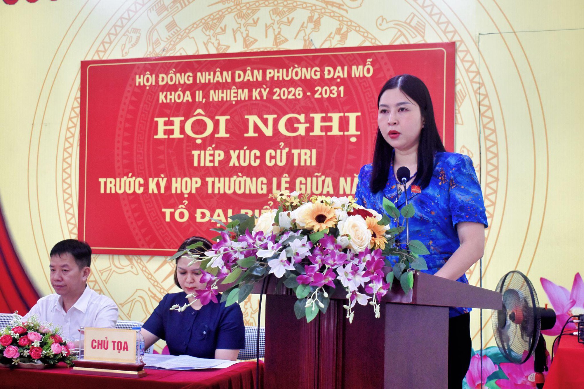 Phó Bí thư Thường trực Đảng ủy phường Đại Mỗ tiếp xúc cử tri trước kỳ họp giữa năm 2026 của Hội đồng nhân dân phường- Ảnh 3.
