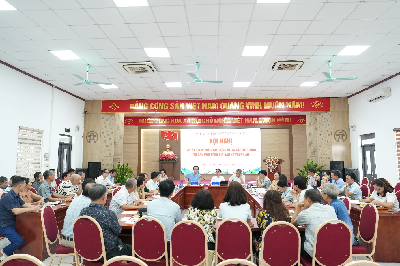 Xã Thuận lấy ý kiến về việc xây dựng đề án sắp xếp thôn, tổ dân phố trên địa bàn xã- Ảnh 1.