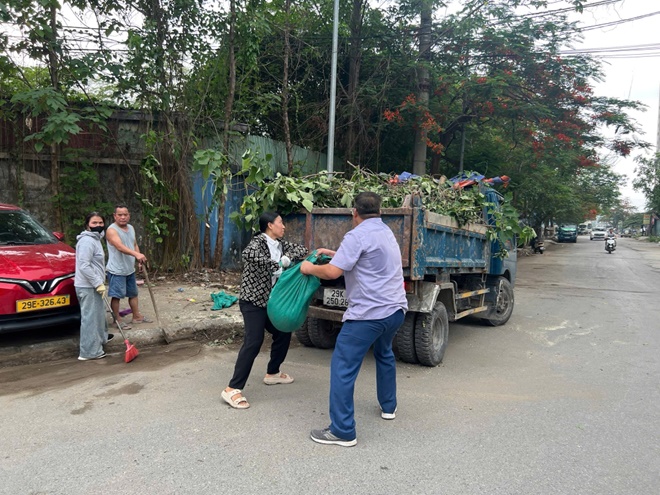 HOÀI ĐỨC KẾT NỐI TRỰC TUYẾN TOÀN THÀNH PHỐ - QUYẾT LIỆT GIẢI QUYẾT CÁC ĐIỂM NGHẼN VỀ TRẬT TỰ ĐÔ THỊ- Ảnh 3.