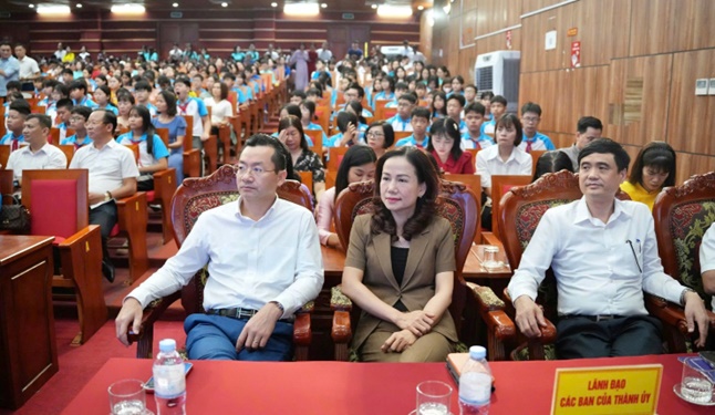 UBND Thành phố tổ chức Lễ phát động Tháng hành động Vì trẻ em năm 2026 với nhiều hoạt động ý nghĩa dành cho thiếu nhi- Ảnh 3.