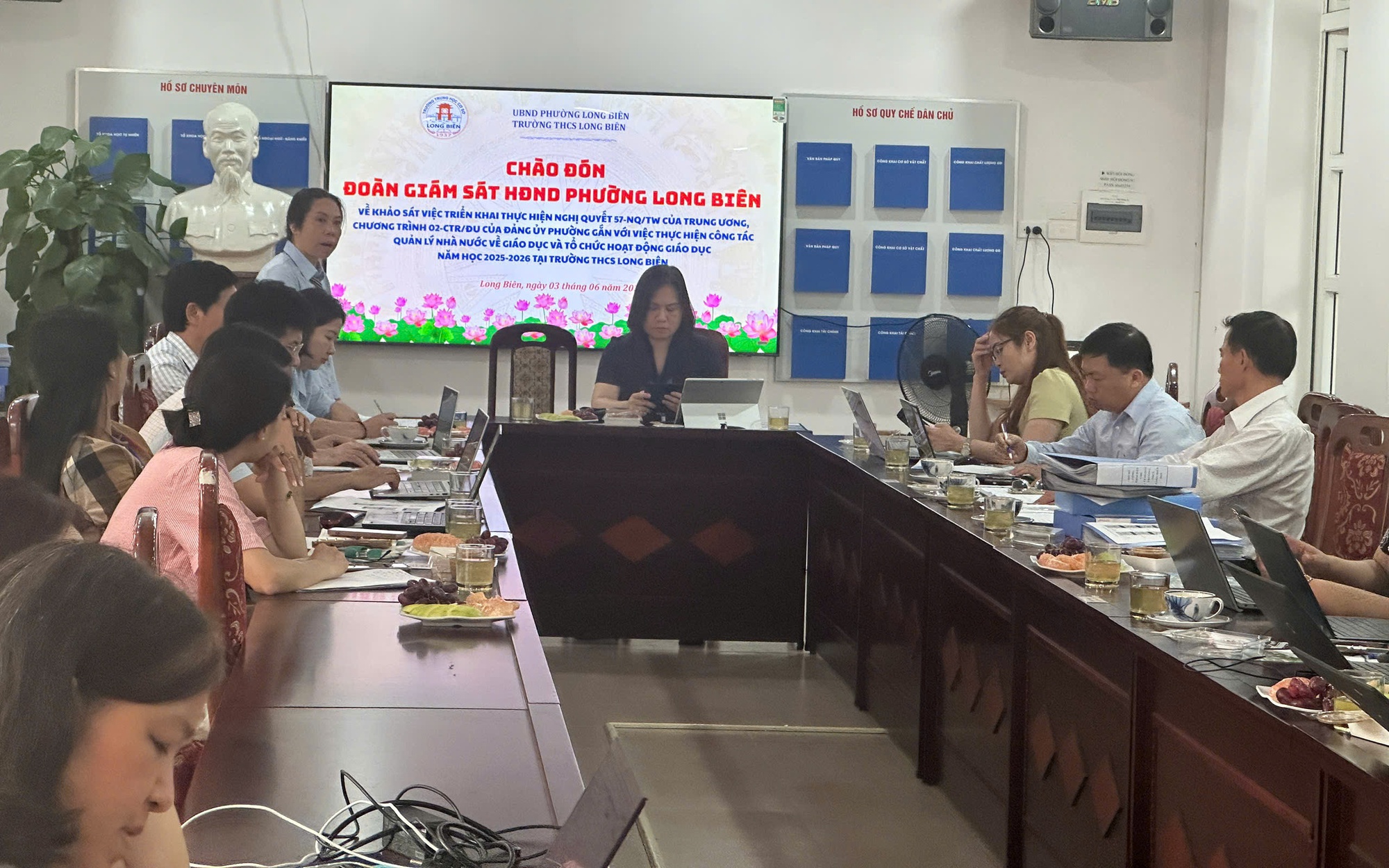 Hội đồng nhân dân phường Long Biên giám sát công tác giáo dục năm học 2025-2026 tại Trường Trung học cơ sở Long Biên