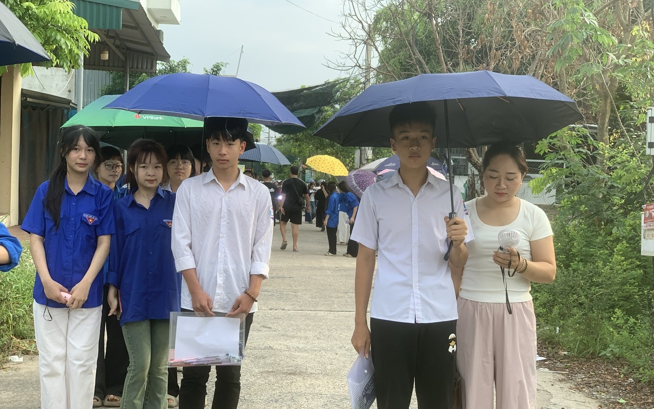 Chấm bài thi vào lớp 10 tại Hà Nội:
Bảo đảm quyền lợi và công bằng cho thí sinh