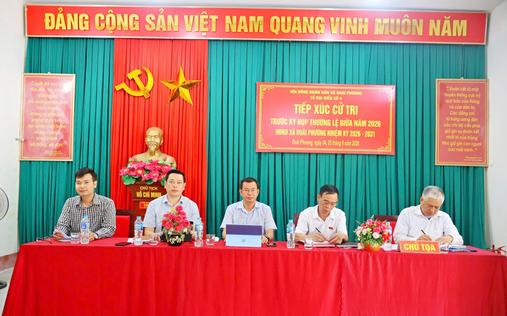 Tổ đại biểu HĐND số 4 và 5 tiếp xúc cử tri trước kỳ họp thứ 2 HĐND xã khóa II nhiệm kỳ 2026 - 2031