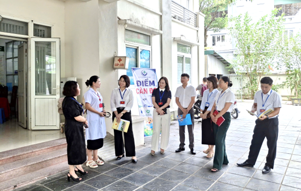 BAN VĂN HÓA - XÃ HỘI HĐND PHƯỜNG VIỆT HƯNG Khảo sát công tác quản lý và sử dụng các điểm y tế trên địa bàn phường - Ảnh 1.