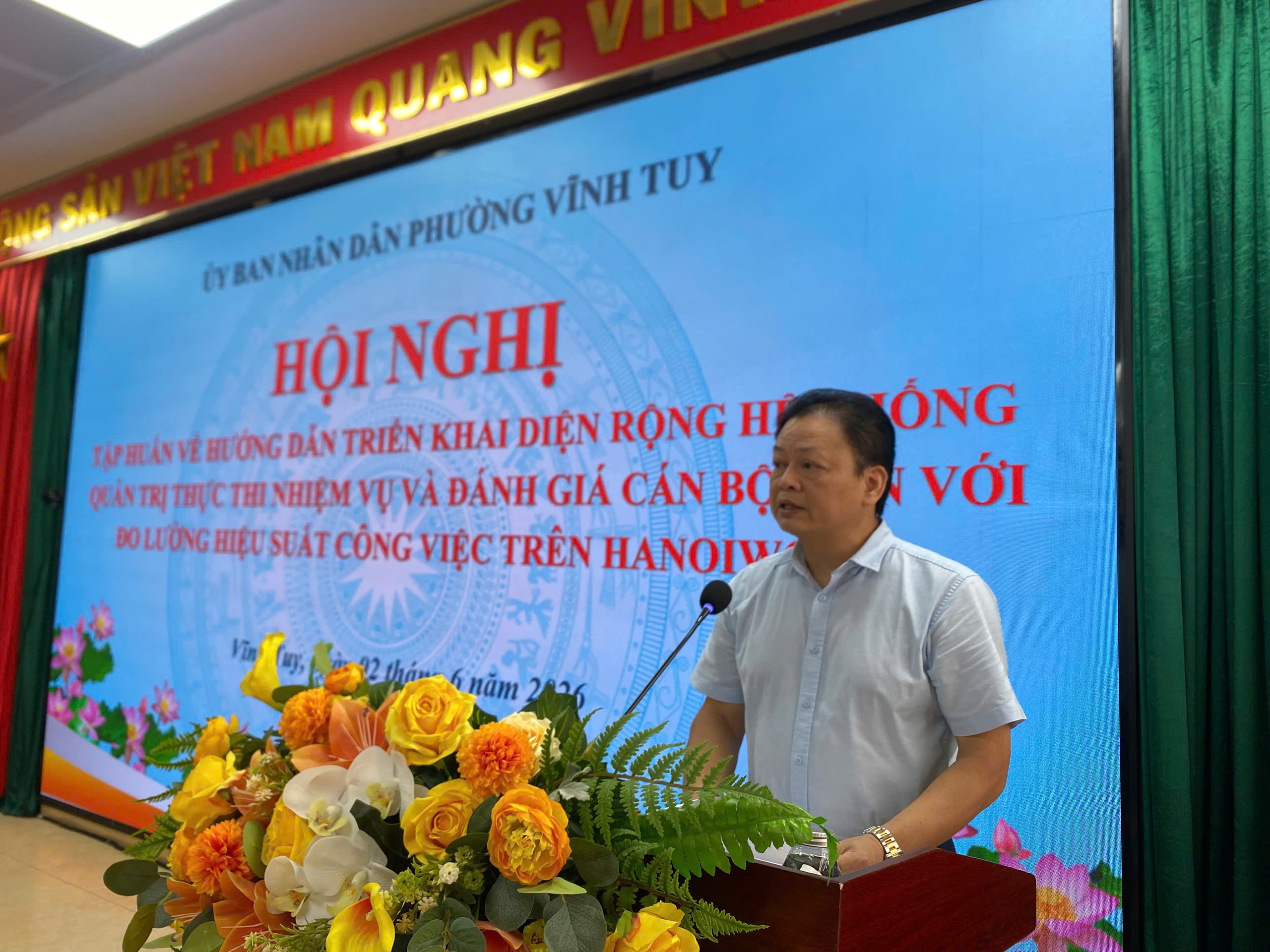 PHƯỜNG VĨNH TUY TỔ CHỨC TẬP HUẤN TRIỂN KHAI HỆ THỐNG QUẢN TRỊ VÀ ĐÁNH GIÁ CÁN BỘ TRÊN NỀN TẢNG HANOIWORK- Ảnh 1.