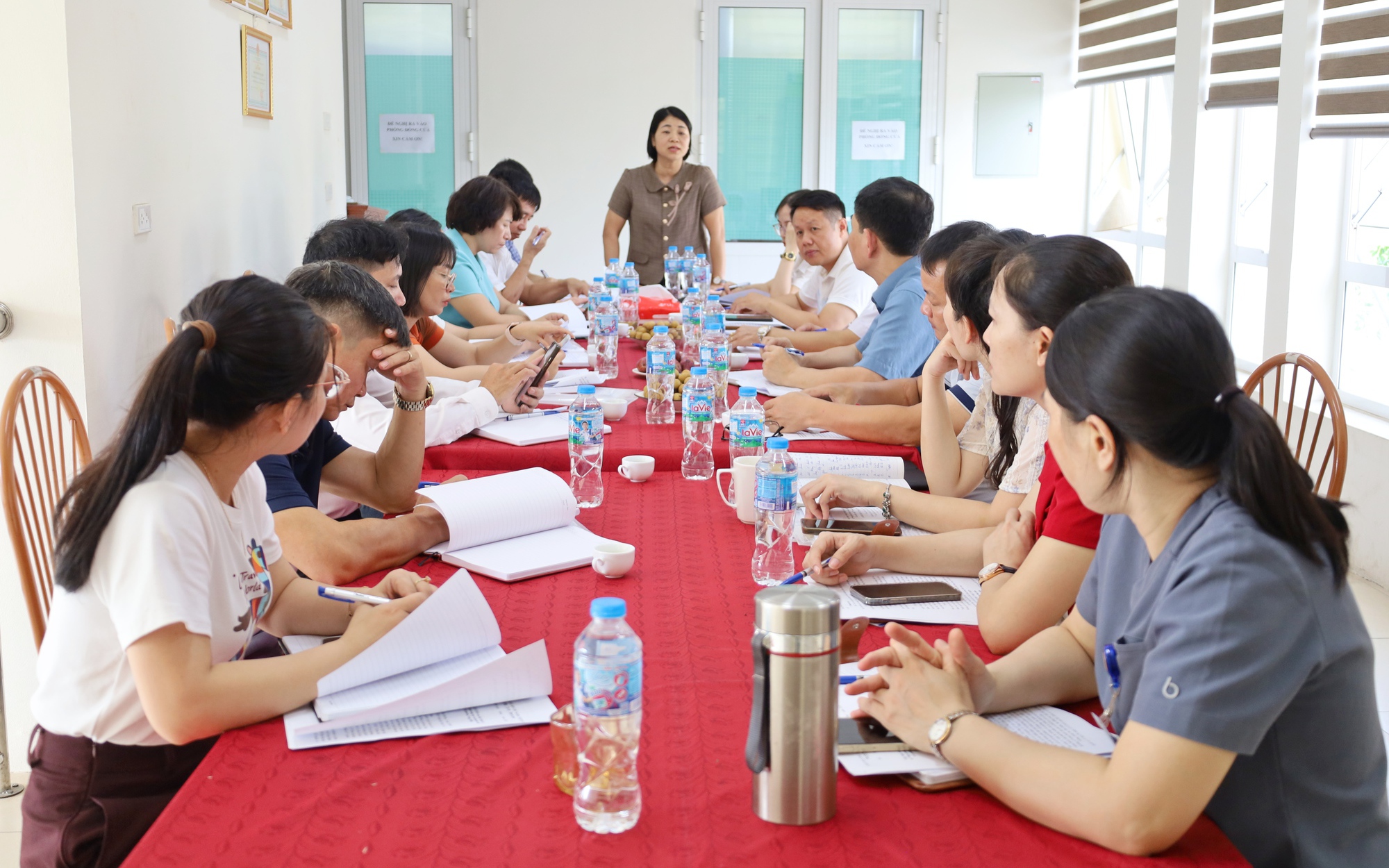 Ban Văn hóa – Xã hội HĐND phường Tùng Thiện giám sát việc thực hiện Nghị quyết số 57-NQ/TW trong lĩnh vực y tế