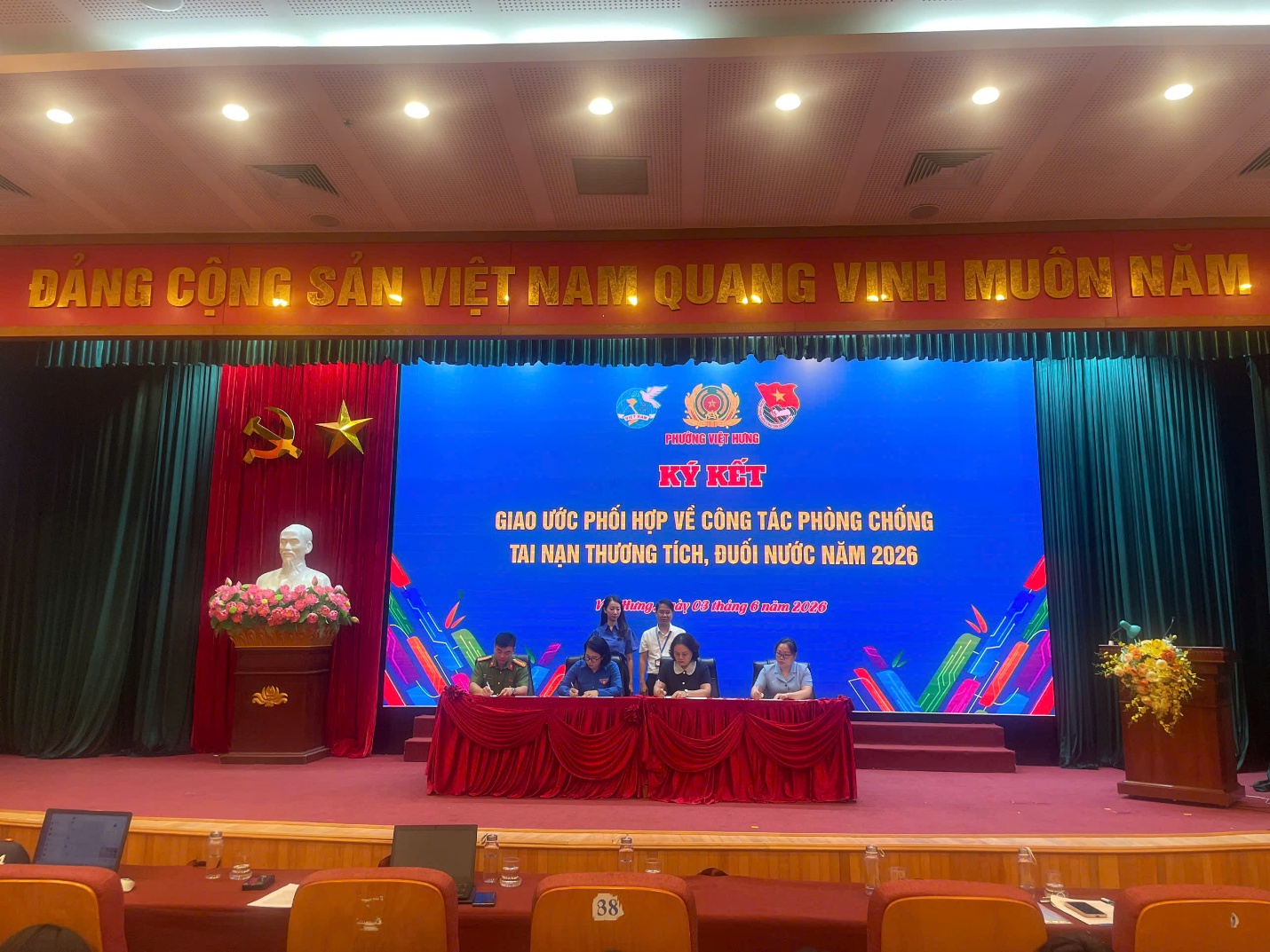 Hội LHPN – Đoàn TNCS Hồ Chí Minh – Công an phường Việt Hưng phối hợp tổ chức hưởng ứng tháng hành động Vì trẻ em, tuyên truyền phòng chống tai nạn thương tích, đuối nước năm 2026- Ảnh 3.