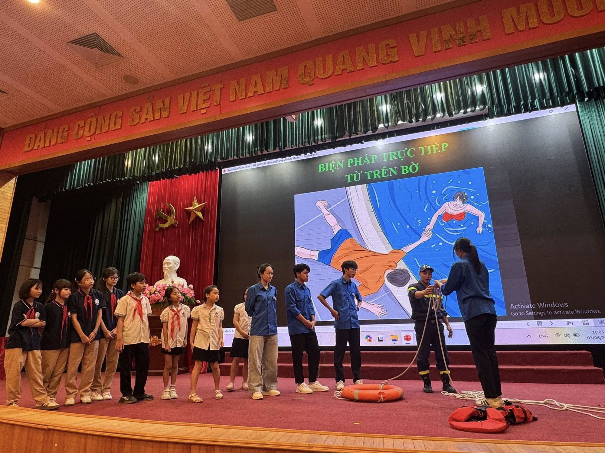 Hội LHPN – Đoàn TNCS Hồ Chí Minh – Công an phường Việt Hưng phối hợp tổ chức hưởng ứng tháng hành động Vì trẻ em, tuyên truyền phòng chống tai nạn thương tích, đuối nước năm 2026- Ảnh 5.