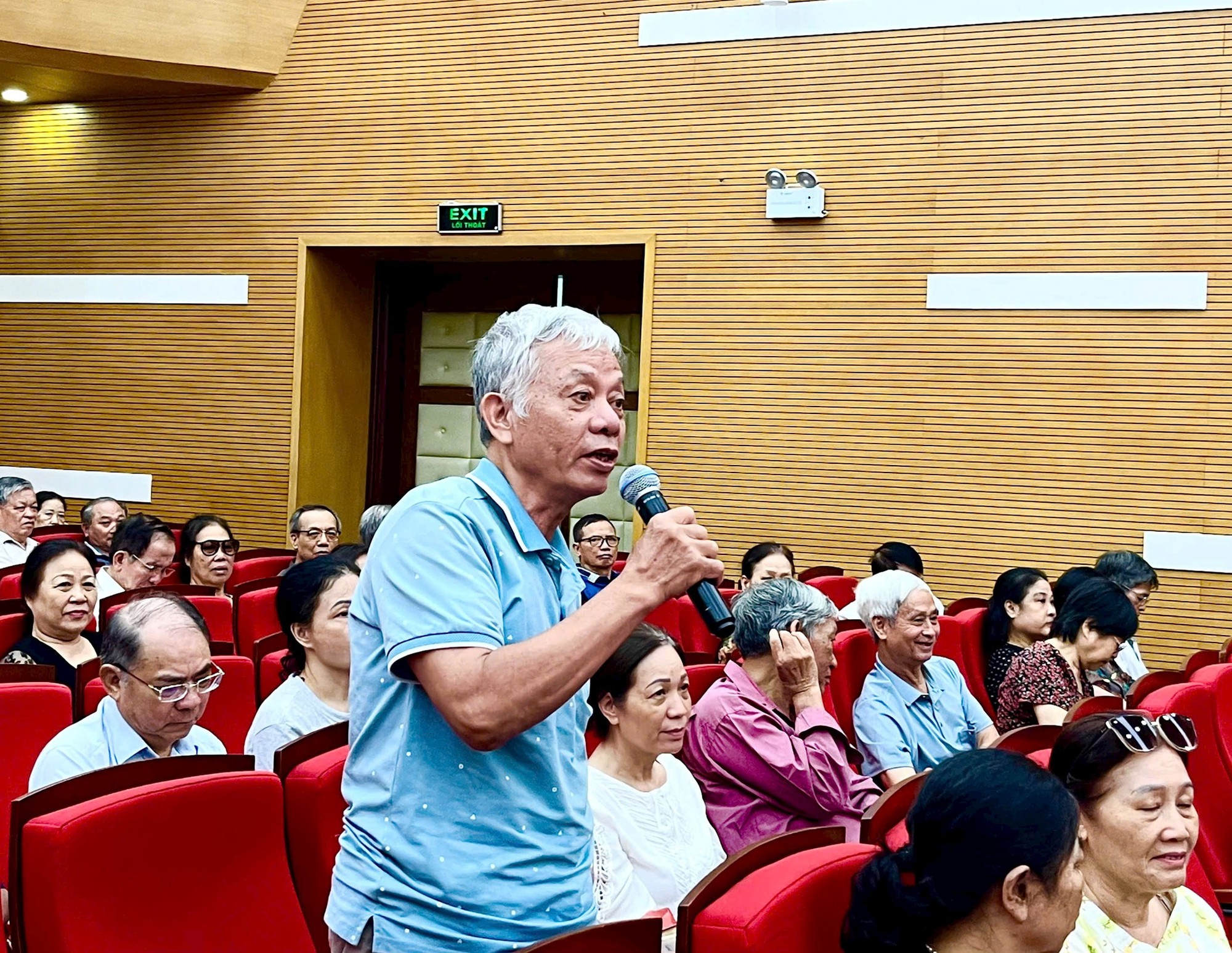 Cử tri phường Ô Chợ Dừa kiến nghị nhiều vấn đề “nóng” về trật tự đô thị- Ảnh 3.