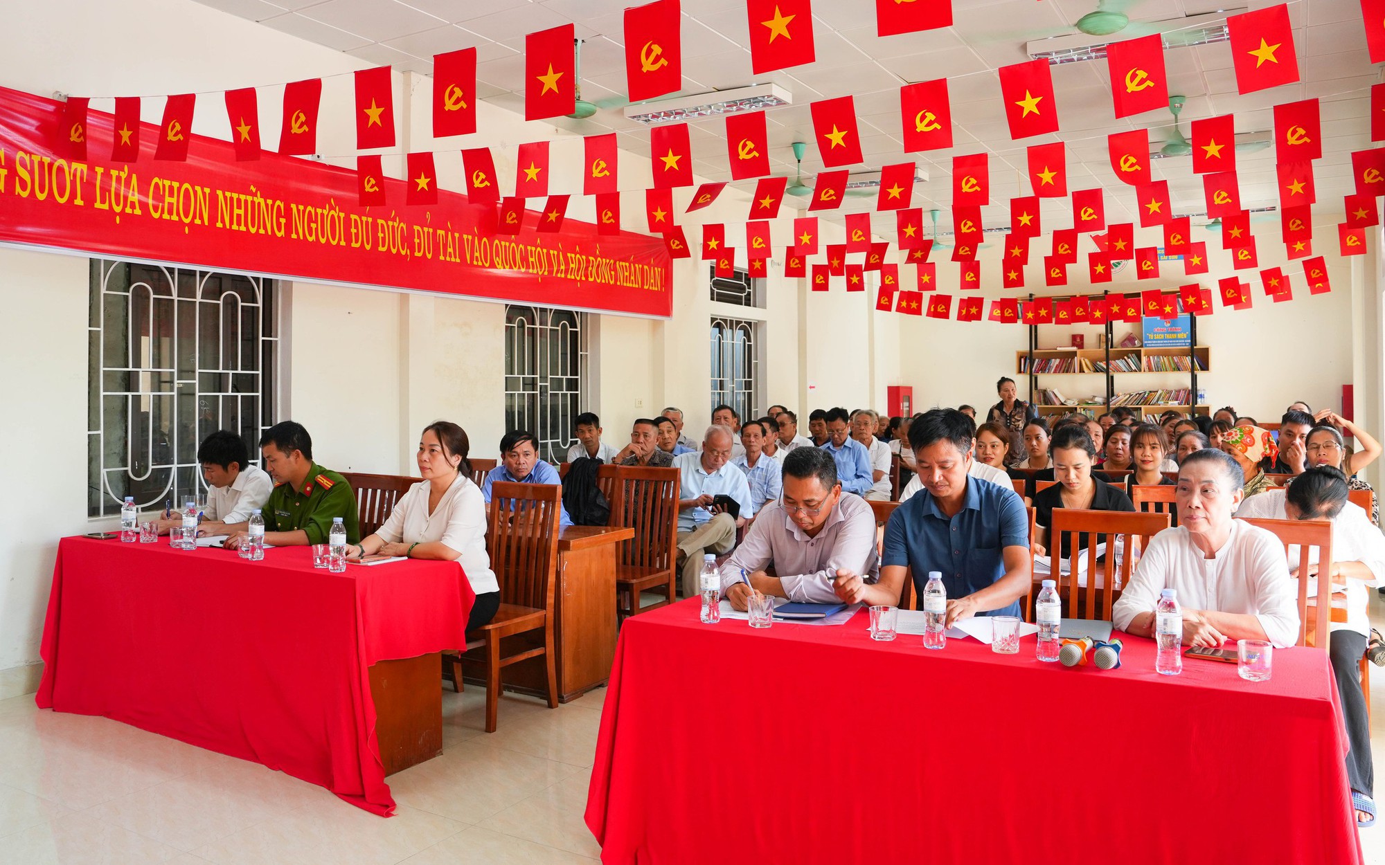 Tổ đại biểu số 3 HĐND xã Quốc Oai đã có buổi tiếp xúc cử tri trước kỳ họp thứ ba (Kỳ họp thường lệ giữa năm 2026)