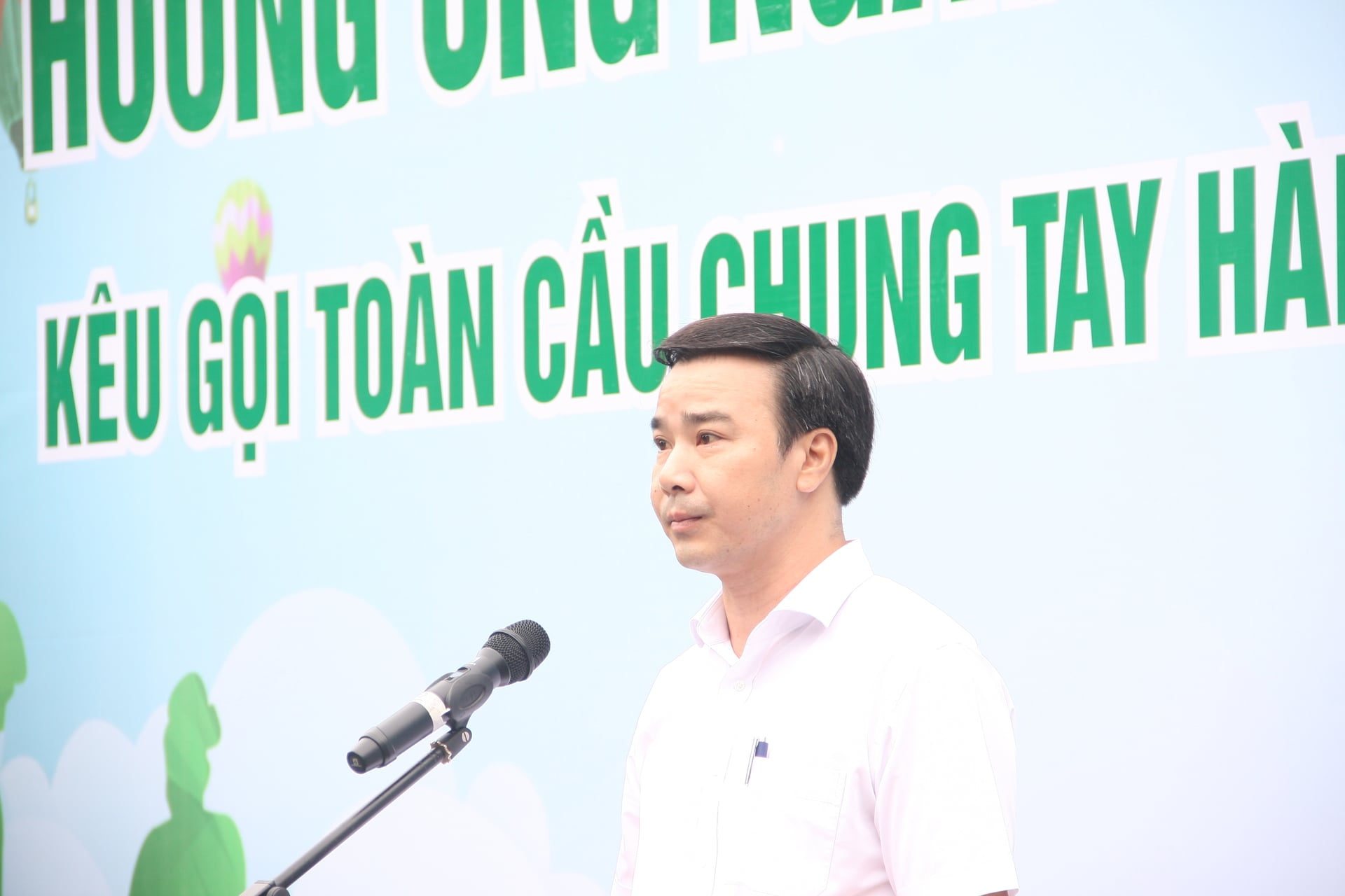 Phường Hồng Hà ra quân hưởng ứng Ngày Môi trường thế giới- Ảnh 3.