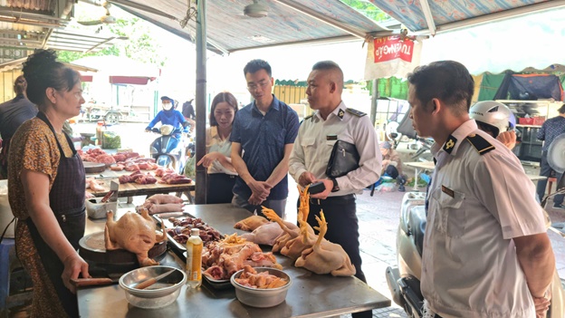 Đoàn kiểm tra số 3 của Sở Nông nghiệp và Môi trường Hà Nội kiểm tra công tác kiểm soát giết mổ động vật tại Hoài Đức- Ảnh 3.