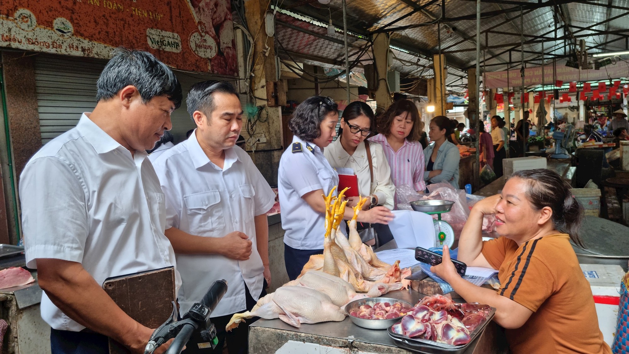 Phường Văn Miếu - Quốc Tử Giám tăng cường kiểm soát kinh doanh sản phẩm động vật- Ảnh 3.