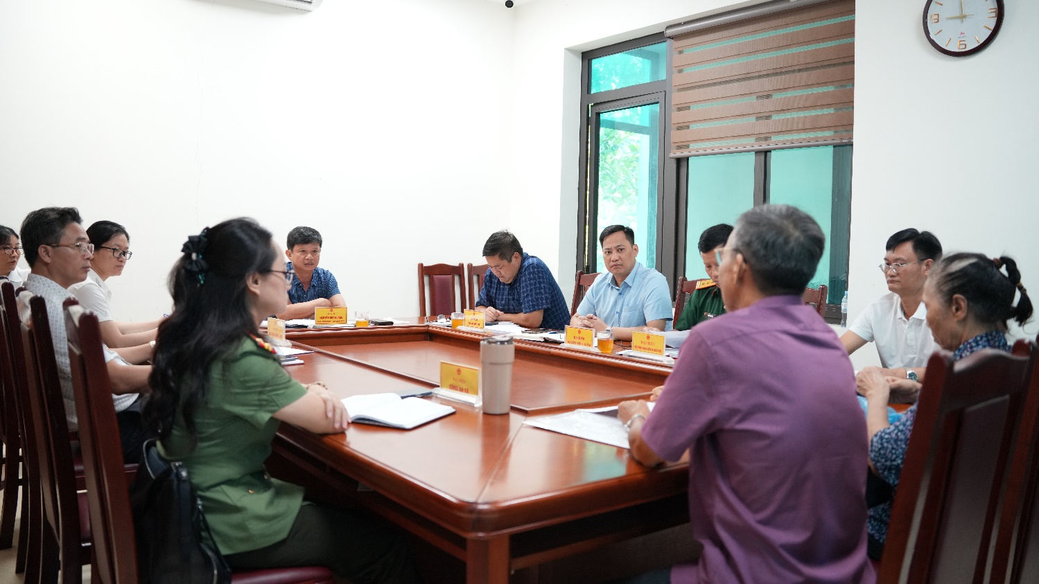 Đồng chí Nguyễn Huy Hoàng - Phó Bí thư Đảng ủy, Chủ tịch UBND xã tiếp công dân định kỳ tháng 6/2026- Ảnh 2.