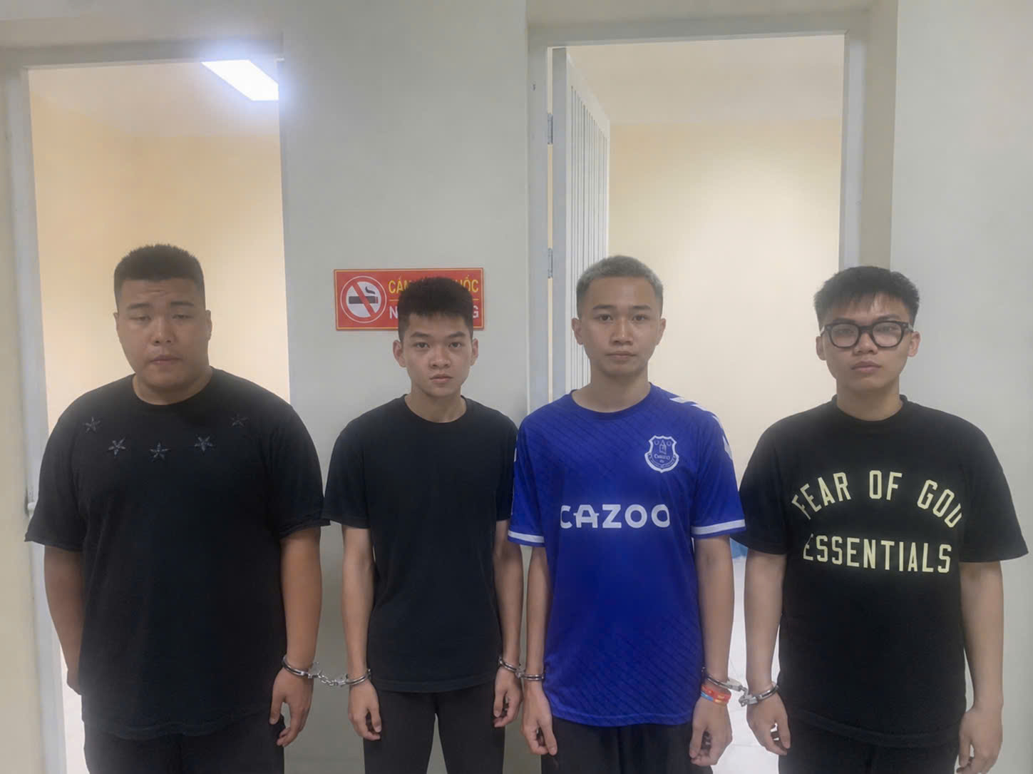 CÔNG AN PHƯỜNG NGHĨA ĐÔ BẮT NHÓM ĐỐI TƯỢNG CÓ HÀNH VI ĐÁNH BẠC- Ảnh 1.