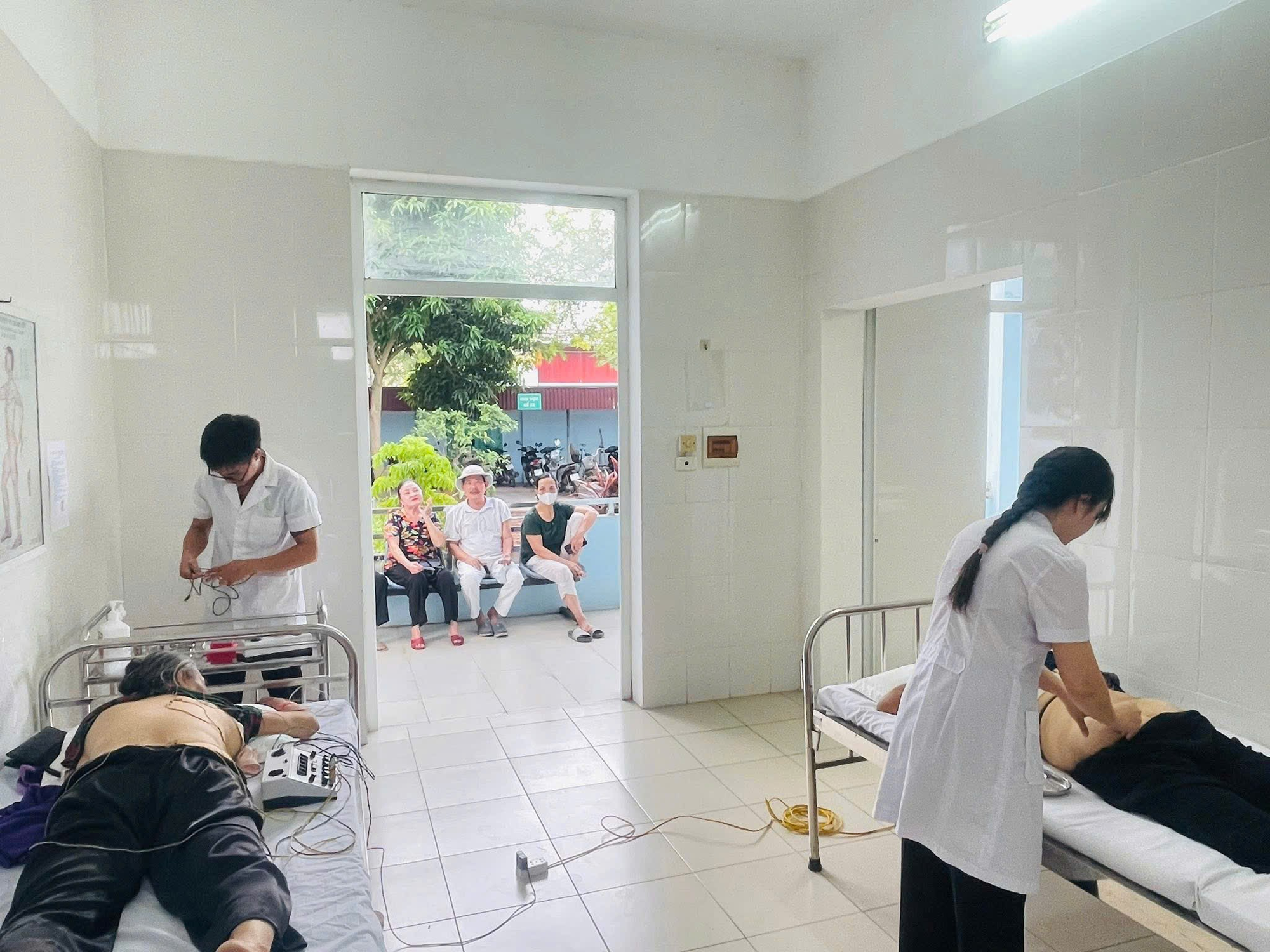 Trạm Y tế xã: Nâng cao chất lượng chăm sóc sức khỏe Nhân dân- Ảnh 4.