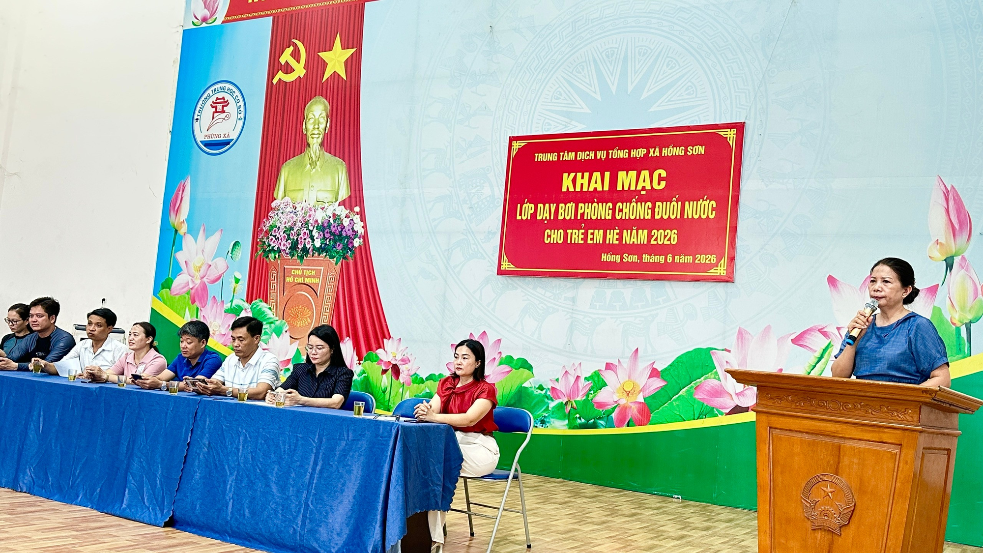 Hồng Sơn khai mạc lớp phổ cập bơi phòng, chống đuối nước, tai nạn thương tích cho trẻ em hè năm 2026- Ảnh 2.