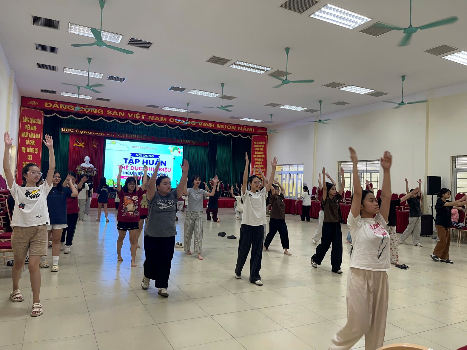 Tập huấn nội dung Thể dục nhịp điệu thiếu niên, nhi đồng hè 2026- Ảnh 2.