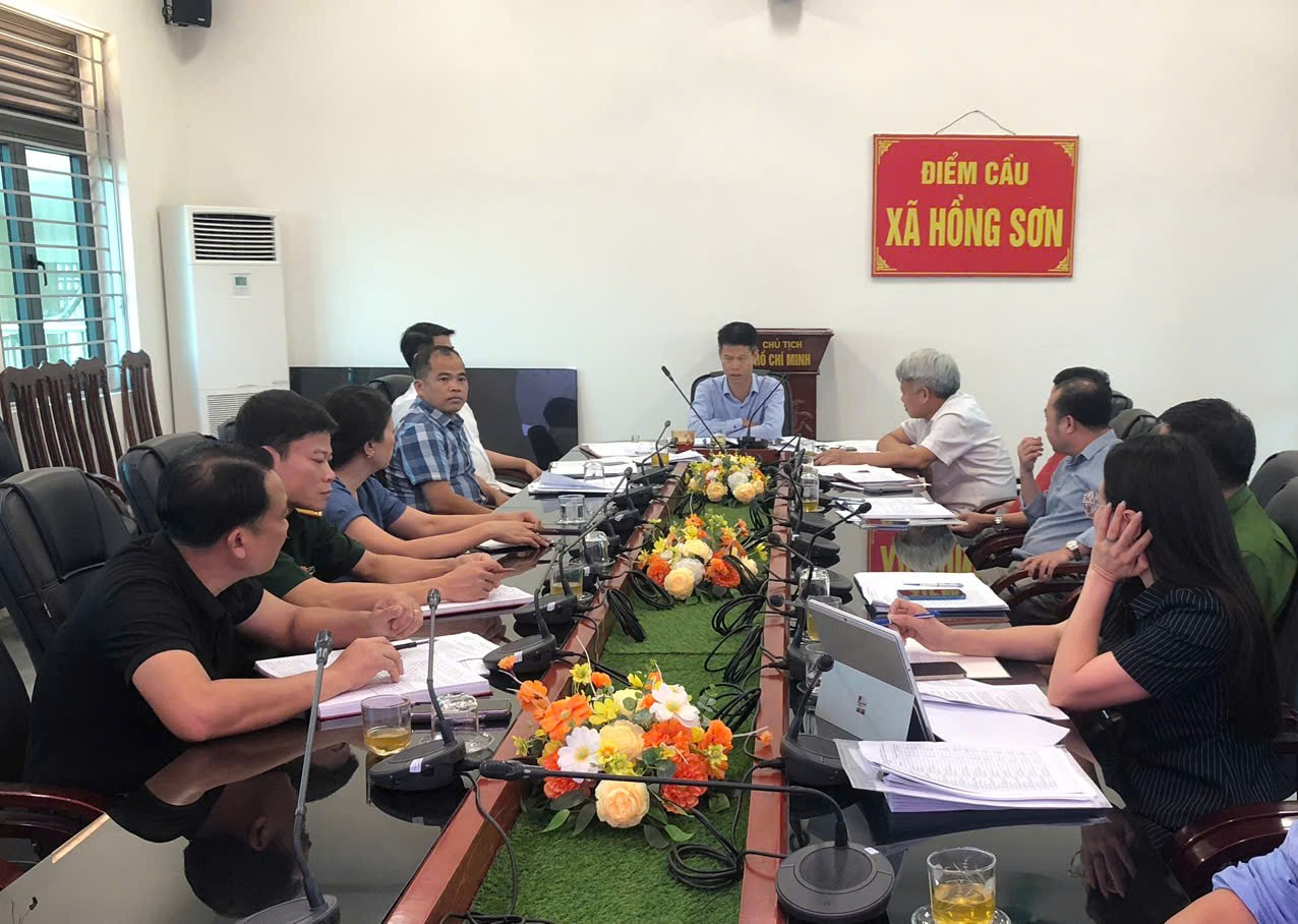 UBND xã Hồng Sơn giao ban đánh giá kết quả thực hiện nhiệm vụ tháng 5, triển khai nhiệm vụ trọng tâm tháng 6 năm 2026- Ảnh 2.
