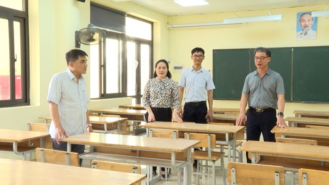 Kiểm tra công tác chuẩn bị kỳ thi tốt nghiệp THPT năm 2026 trên địa bàn xã Hoài Đức- Ảnh 3.
