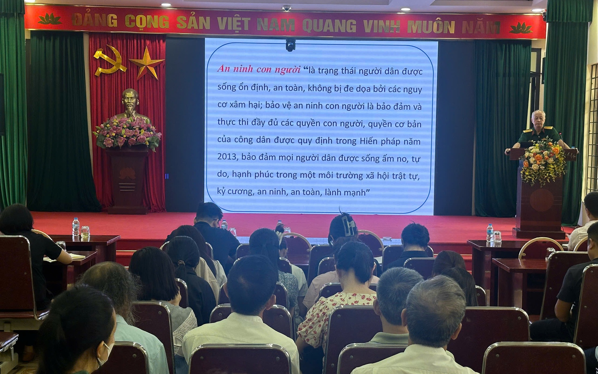 Khai mạc lớp bồi dưỡng kiến thức quốc phòng và an ninh cho đối tượng 4 năm 2026 tại phường Tây Mỗ