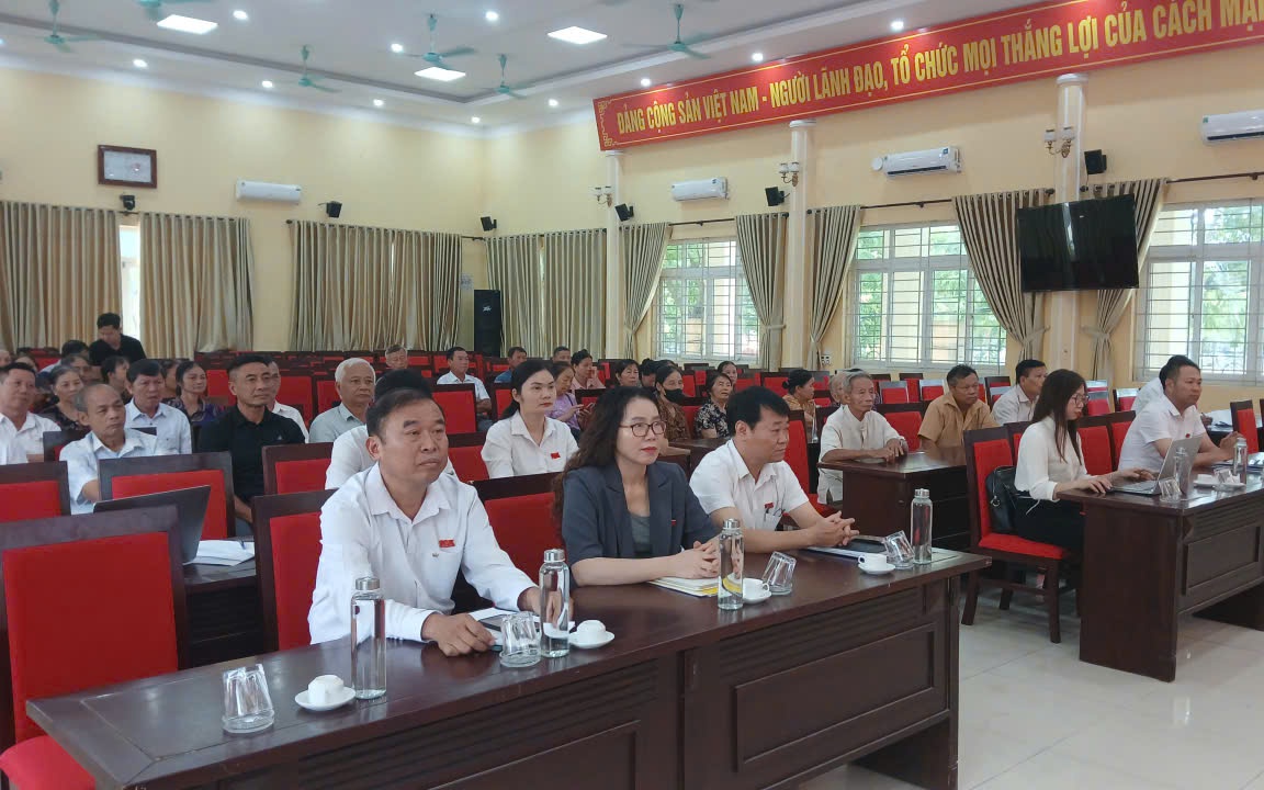 Tổ đại biểu số 02, số 04 HĐND xã Hòa Lạc tiếp xúc cử tri trước kỳ họp thứ Hai, HĐND xã khóa II, nhiệm kỳ 2026 - 2031