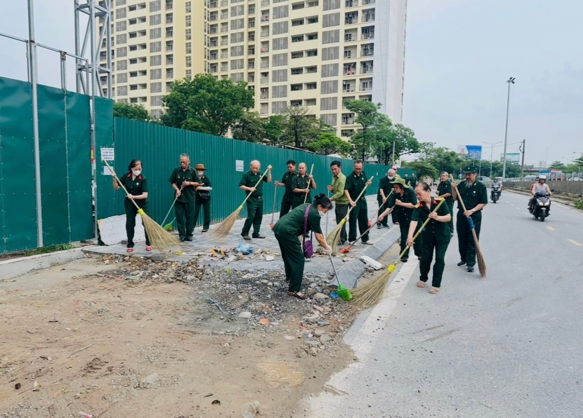 Phường Yên Sở: Chung tay vì môi trường sống xanh, bền vững- Ảnh 2.