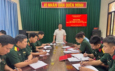 Đồng chí Nguyễn Thanh Bình - Bí thư Đảng uỷ, Chủ tịch HĐND xã chủ trì Hội nghị ra Nghị quyết lãnh đạo thực hiện nhiệm vụ tháng 6 năm 2026 của Chi bộ Quân sự xã
