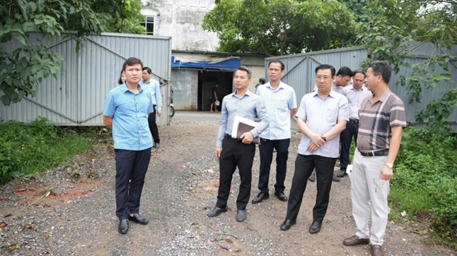 Đồng chí Nguyễn Thanh Bình - Bí thư Đảng uỷ, Chủ tịch HĐND xã, Trưởng Ban Chỉ đạo công tác giải phóng mặt bằng xã kiểm tra thực địa một số dự án- Ảnh 4.