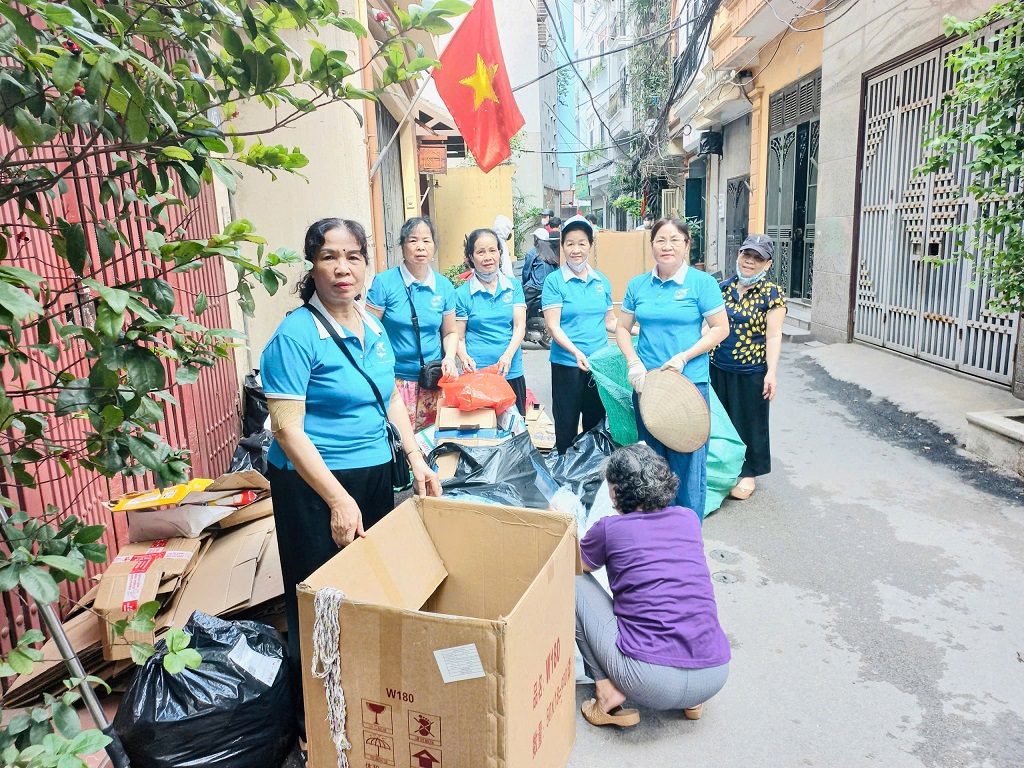Phường Phương Liệt: Tổ chức thành công Lễ phát động và ra quân “Toàn dân chung tay bảo vệ môi trường, vì Thủ đô xanh - sạch - đẹp”- Ảnh 5.