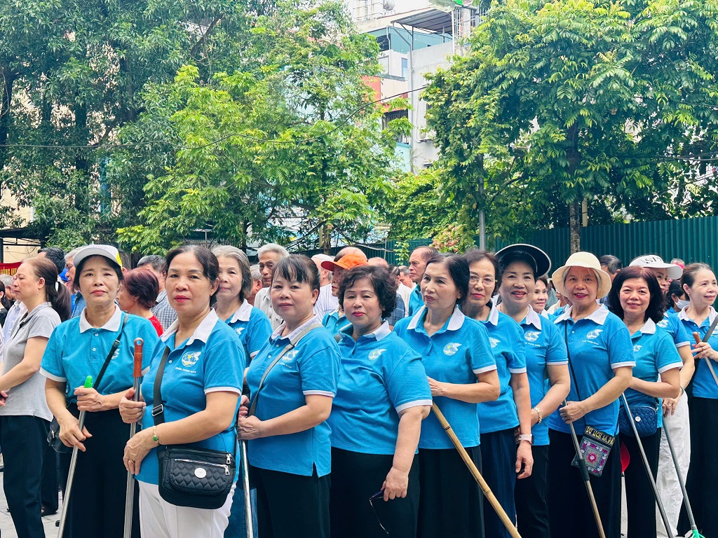 Phường Phương Liệt: Tổ chức thành công Lễ phát động và ra quân “Toàn dân chung tay bảo vệ môi trường, vì Thủ đô xanh - sạch - đẹp”- Ảnh 8.