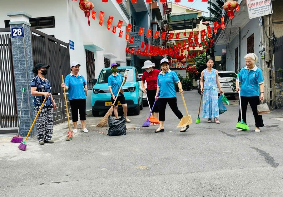 Phường Phương Liệt: Tổ chức thành công Lễ phát động và ra quân “Toàn dân chung tay bảo vệ môi trường, vì Thủ đô xanh - sạch - đẹp”- Ảnh 9.