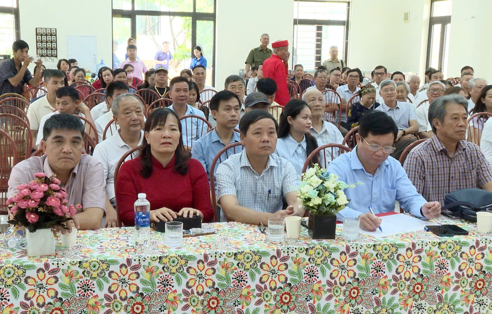 Đồng chí Trần Văn Nghĩa-Phó Bí thư Thường trực Đảng ủy xã dự lễ kỷ niệm 80 năm ngày mất cụ Nguyễn Đình Khánh, Tổ nghề nhiếp ảnh Lai Xá- Ảnh 3.