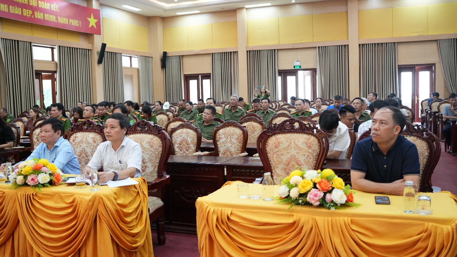 Hoài Đức ra quân hưởng ứng Tháng hành động phòng, chống ma túy năm 2026: Chung tay xây dựng địa bàn không ma túy- Ảnh 1.