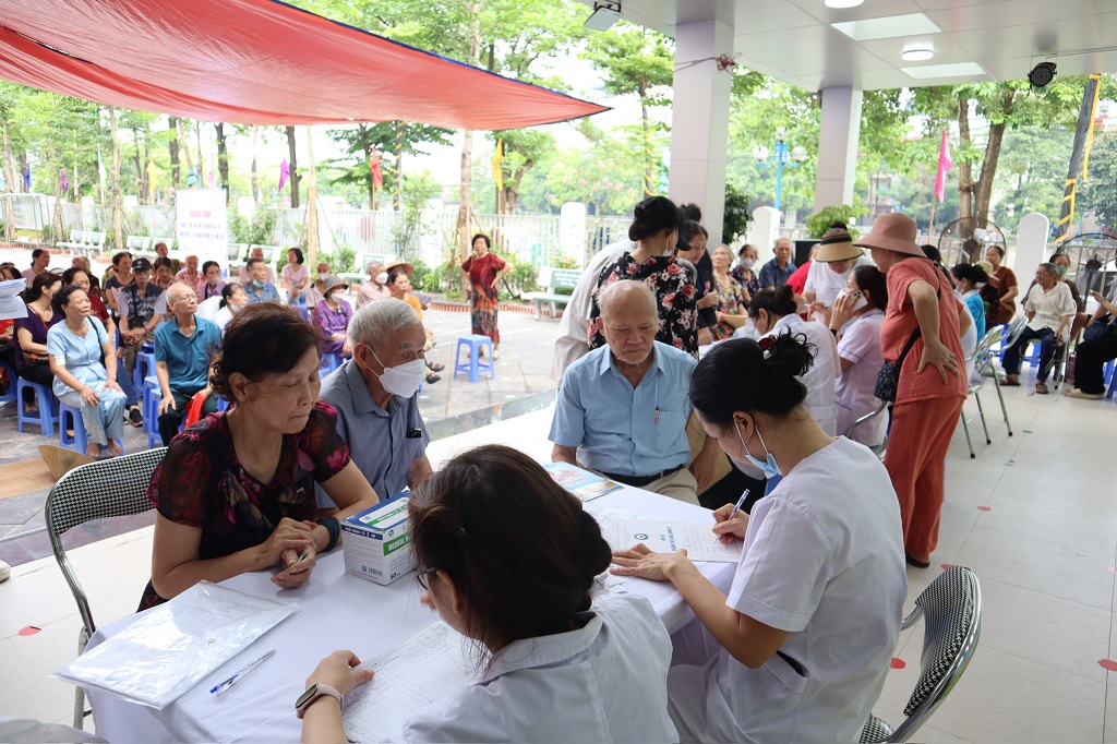 PHƯỜNG PHƯƠNG LIỆT TỔ CHỨC KHÁM, TƯ VẤN SỨC KHỎE CHO NGƯỜI CAO TUỔI, NGƯỜI KHUYẾT TẬT NĂM 2026- Ảnh 2.