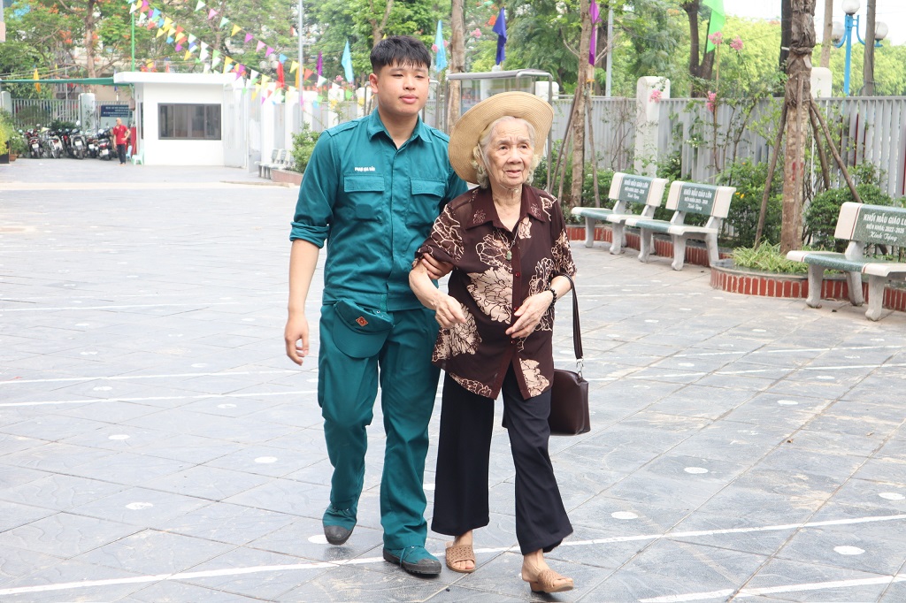 PHƯỜNG PHƯƠNG LIỆT TỔ CHỨC KHÁM, TƯ VẤN SỨC KHỎE CHO NGƯỜI CAO TUỔI, NGƯỜI KHUYẾT TẬT NĂM 2026- Ảnh 11.