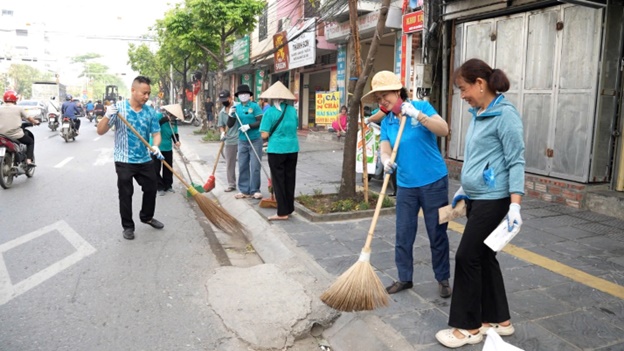 Hoài Đức đồng loạt ra quân tổng vệ sinh hướng tới chuyển từ “nhận thức” thành “hành động” vì môi trường Thủ đô- Ảnh 7.