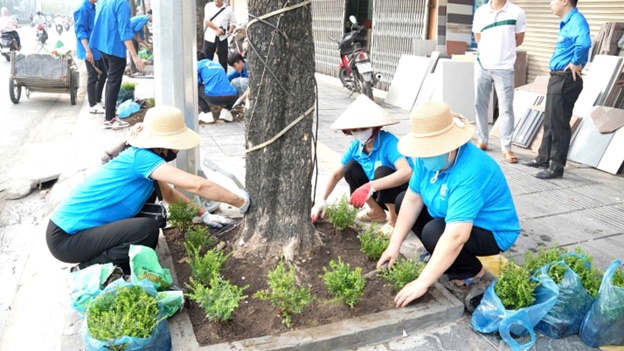 Hoài Đức đồng loạt ra quân tổng vệ sinh hướng tới chuyển từ “nhận thức” thành “hành động” vì môi trường Thủ đô- Ảnh 9.