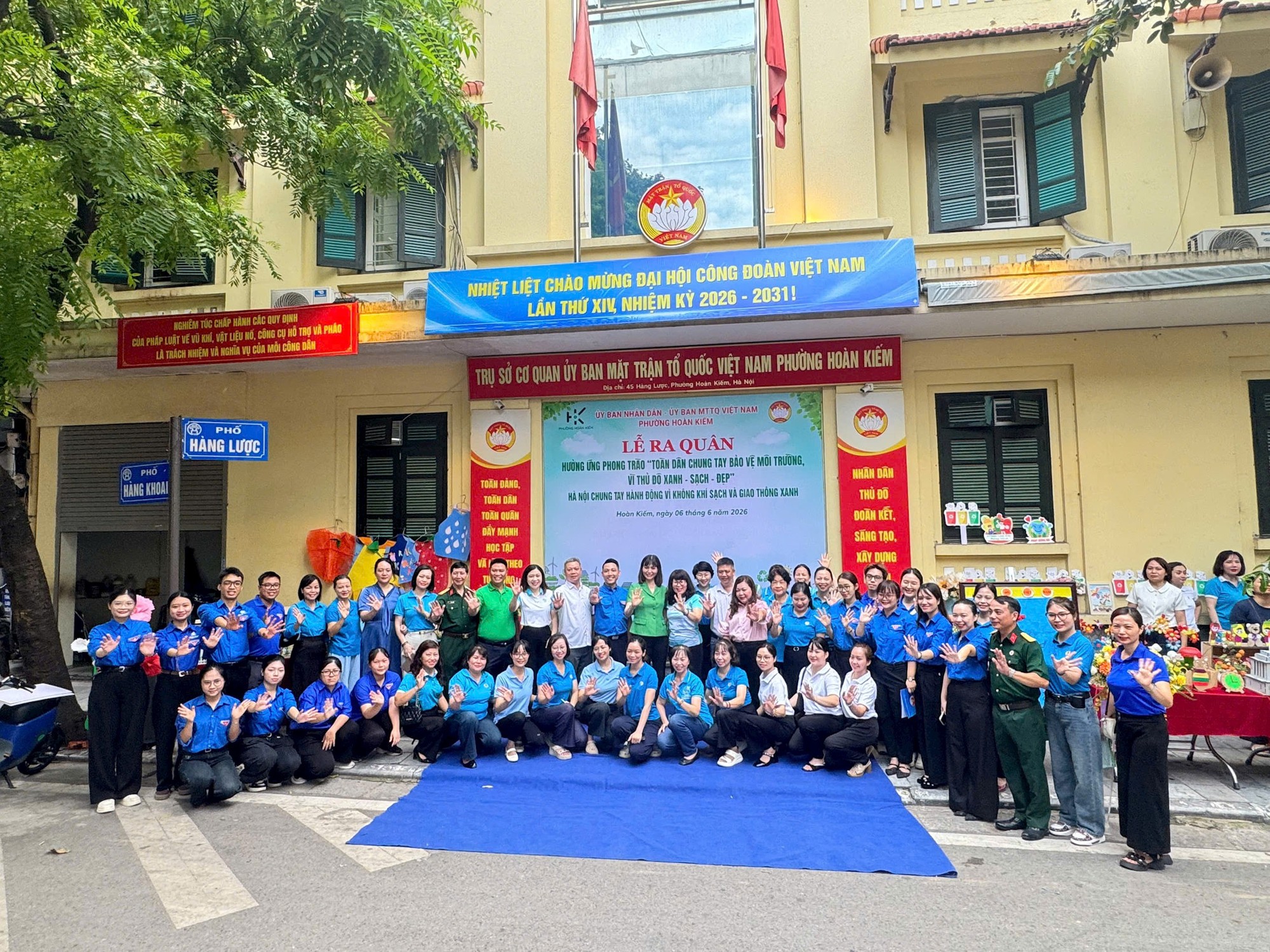 Phường Hoàn Kiếm phát động toàn dân chung tay bảo vệ môi trường- Ảnh 1.