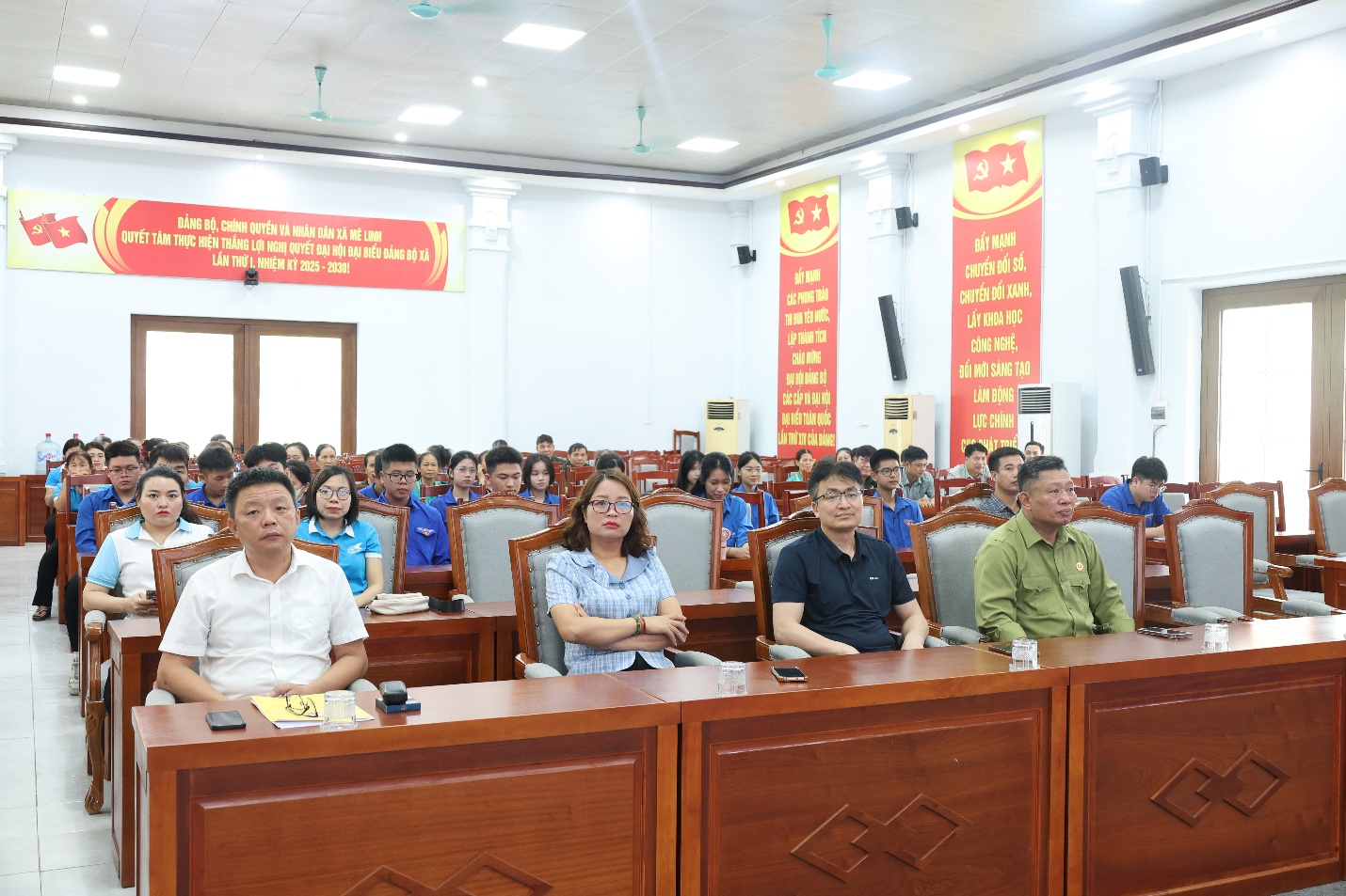 XÃ MÊ LINH TỔ CHỨC CHƯƠNG TRÌNH RA QUÂN HƯỞNG ỨNG PHONG TRÀO "TOÀN DÂN CHUNG TAY BẢO VỆ MÔI TRƯỜNG VÌ THỦ ĐÔ XANH - SẠCH - ĐẸP" VÀ HƯỞNG ỨNG NGÀY MÔI TRƯỜNG THẾ GIỚI- Ảnh 1.