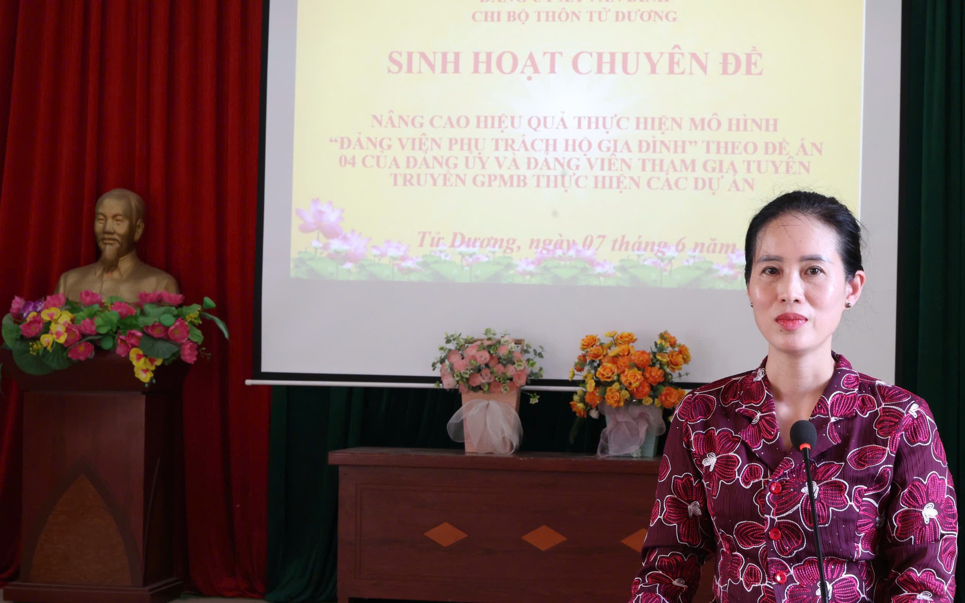 CHI BỘ THÔN TỬ DƯƠNG TỔ CHỨC SINH HOẠT CHUYÊN ĐỀ NÂNG CAO HIỆU QUẢ MÔ HÌNH “ĐẢNG VIÊN PHỤ TRÁCH HỘ GIA ĐÌNH” VÀ TUYÊN TRUYỀN THỰC HIỆN CÁC DỰ ÁN TRÊN ĐỊA BÀN