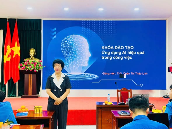 Tập huấn chuyên sâu sử dụng công nghệ AI cho đội ngũ cán bộ mặt trận- Ảnh 1.