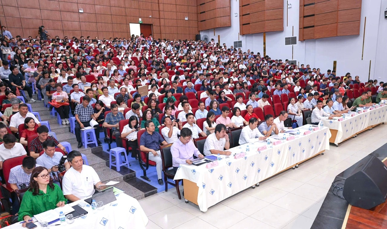 UBND XÃ HỒNG SƠN DỰ HỘI NGHỊ TRỰC TUYẾN HƯỚNG DẪN CÔNG TÁC COI THI KỲ THI TỐT NGHIỆP THPT NĂM 2026- Ảnh 2.