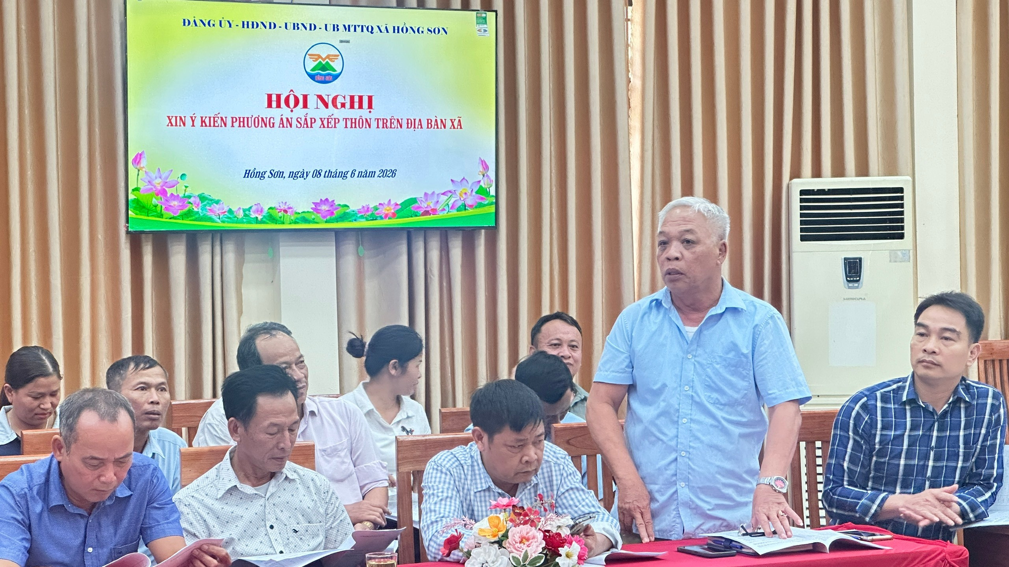 Xã Hồng Sơn tổ chức Hội nghị xin ý kiến phương án sắp xếp thôn trên địa bàn xã- Ảnh 2.