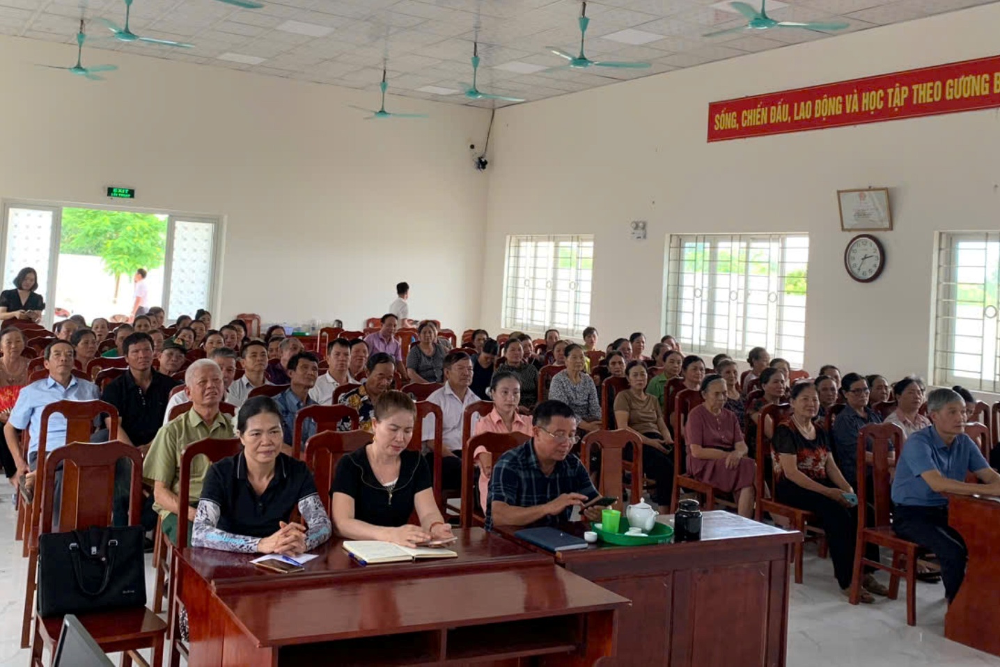 Xã Tiến Thắng tổ chức Hội nghị tập huấn nâng cao năng lực số, phát triển kinh tế số cho người dân thôn Thanh Vân- Ảnh 3.