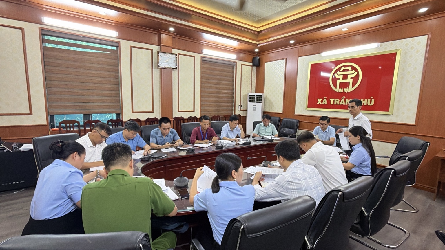 THƯỜNG TRỰC HĐND XÃ TRẦN PHÚ GIÁM SÁT VIỆC THỰC HIỆN5 ĐIỂM NGHẼN TRÊN ĐỊA BÀN- Ảnh 1.
